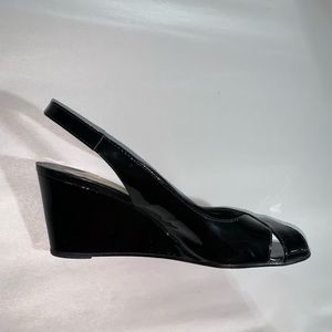 CHRISTIAN LOUBOUTIN size 38.5 black patent leather slingback WEDGE HEELS